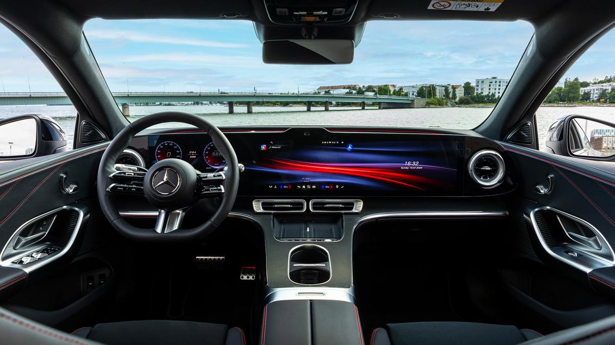 2027 Mercedes-Benz C-Class Elektrikli: Hız ve Konforun Buluşması haberi görseli
