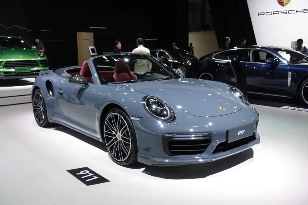Porsche'den Şok Karar: 5000 Kişi İşten Çıkarılıyor! haberi görseli