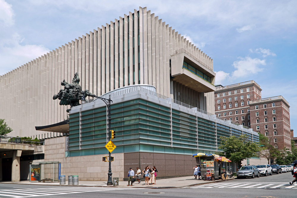 Columbia Hukuk Fakültesi'nden Yapay Zeka Kısıtlamaları: Akademik Düzenlemeler Yeniden Şekilleniyor haberi kapak görseli Columbia Hukuk Fakültesi'nden Yapay Zeka Kısıtlamaları: Akademik Düzenlemeler Yeniden Şekilleniyor haberi kapak görseli