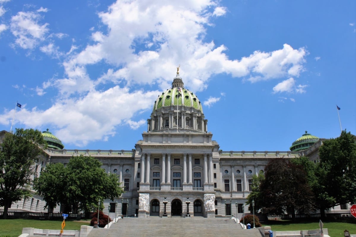 Pennsylvania Senatosu, Yapay Zeka ile Üretilen Erotik Uygulamaları Yasakladı haberi görseli