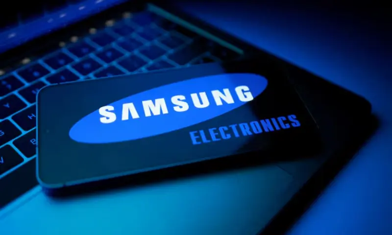 Samsung, Yeni ve Daha Pahalı Katlanabilir Akıllı Telefonlarını Tanıttı haberi görseli Samsung, Yeni ve Daha Pahalı Katlanabilir Akıllı Telefonlarını Tanıttı haberi görseli