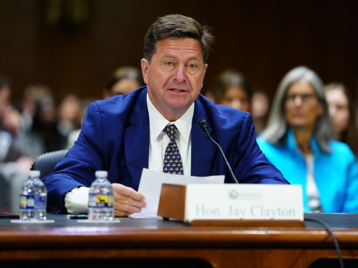 Trump'tan Yeni AI Gücü: Jay Clayton İle ‘Süper Zeka Gücü’ Kuruldu haberi görseli